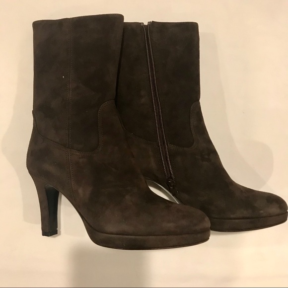 Vintage Priori brown suede pair of zipper boots. EUC. Size 7. - Picture 8 of 11